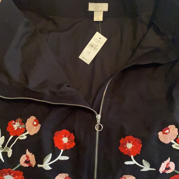 Black floral embroidered zipper front skirt! - Picture 6 of 6
